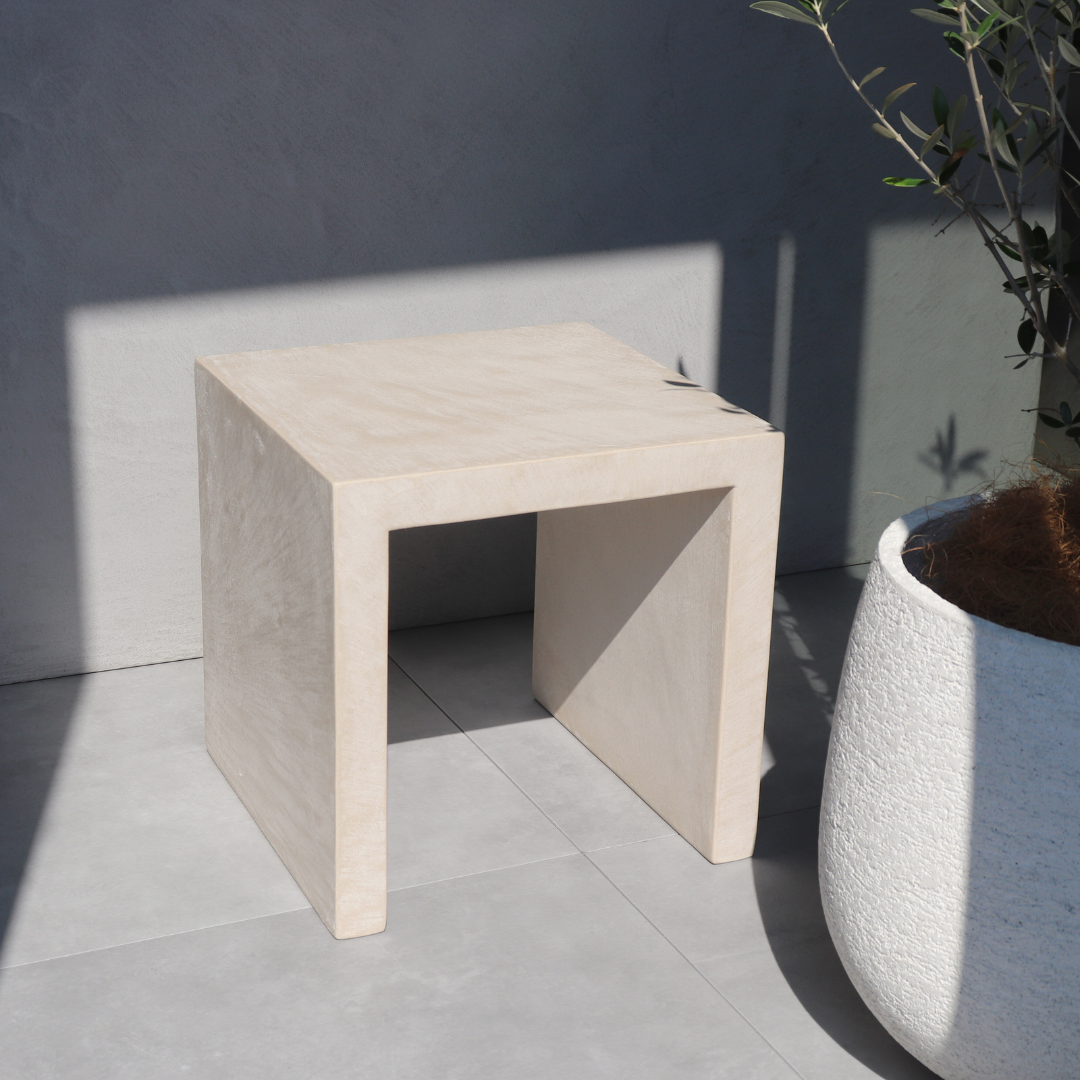 コの字テーブル